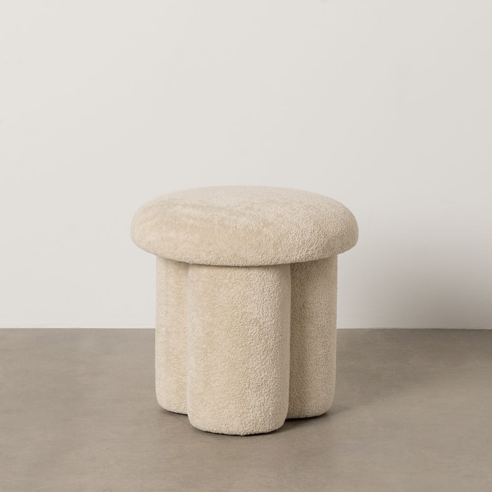 Puf beige de forma de seta