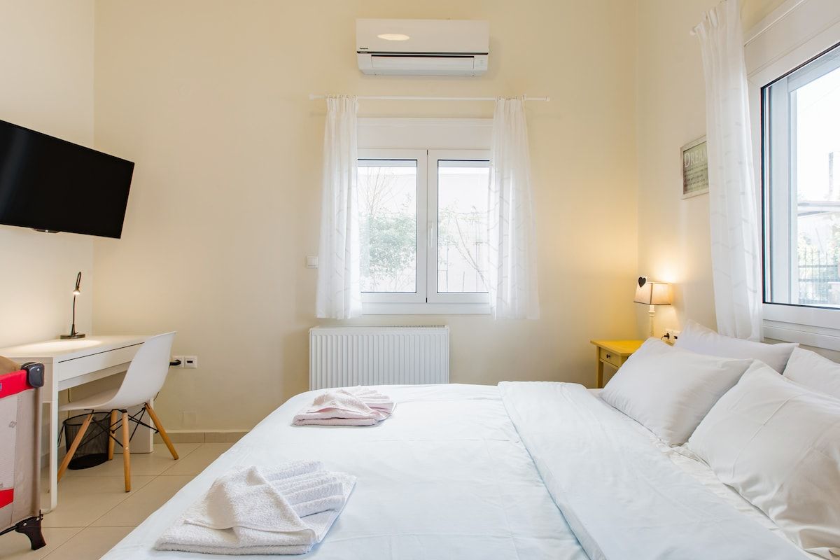 Litsa's Elegant Apartment Guide