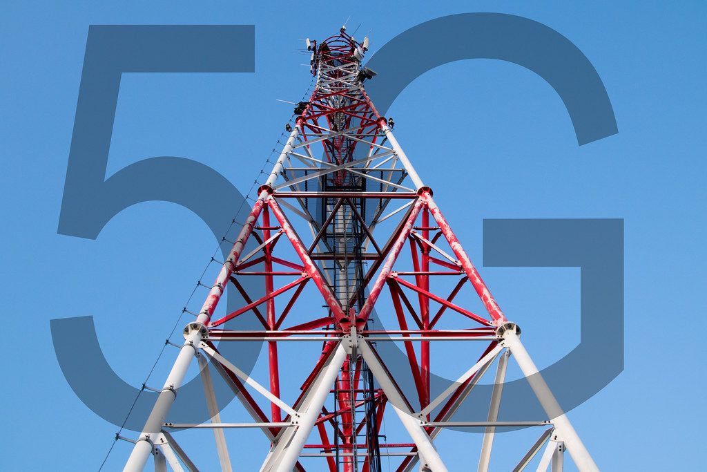 IT Minister Ashwini Vaishnav announced that the government will set up 25,000 new mobile towers in the next 500 days