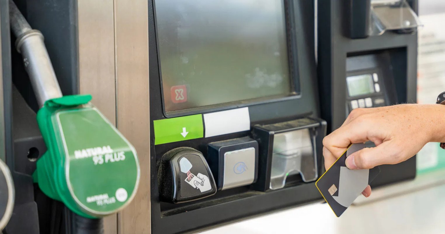 How Fleet Fuel Cards Connect to Your TCO Tracking