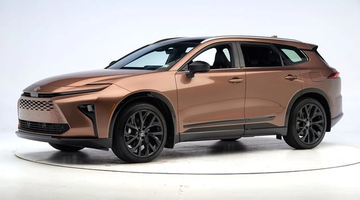 Toyota's 2025 SUV Revolution: Crown Signia Redefines Premium Crossover Excellence