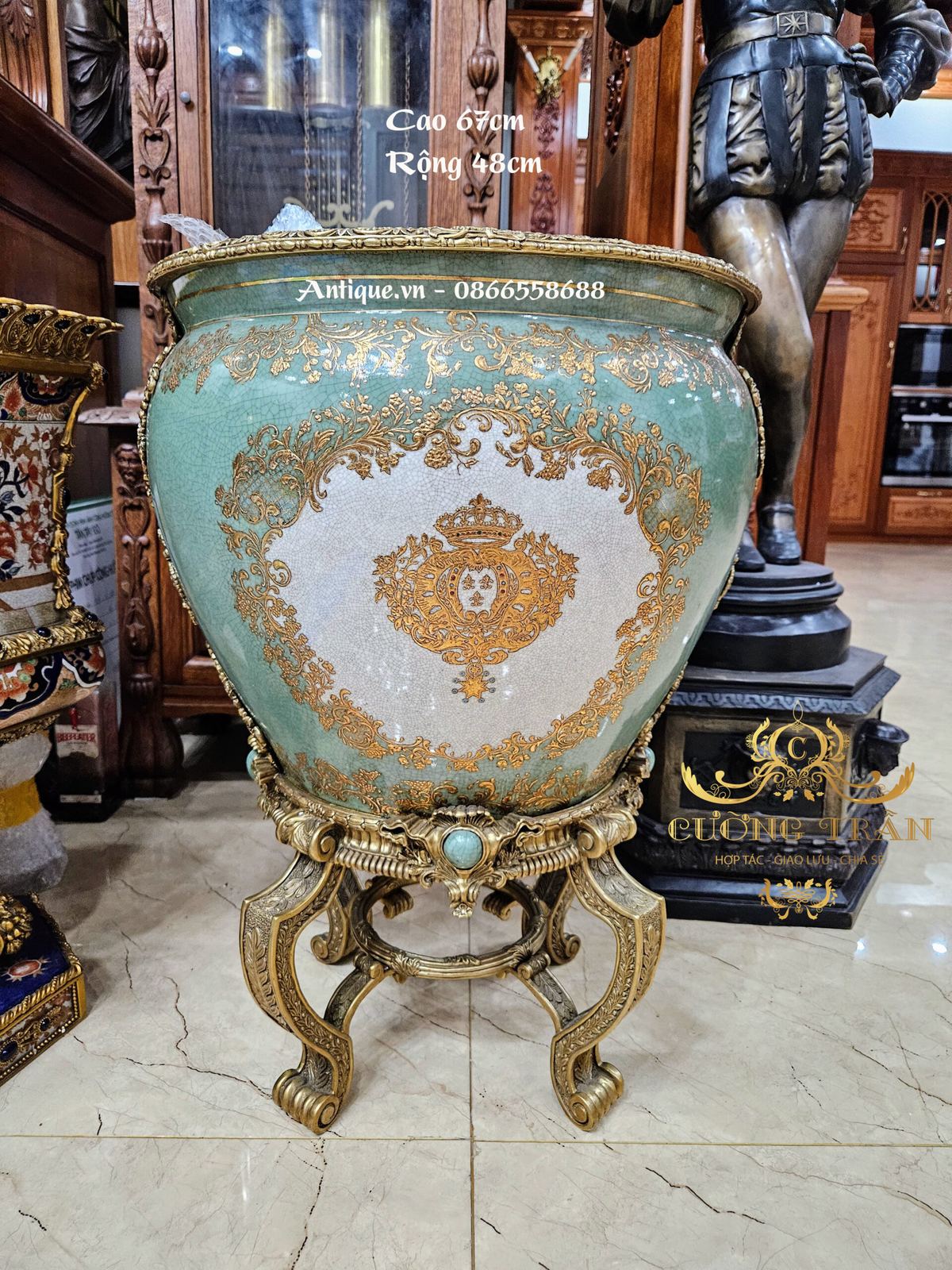 Một chiếc ang sứ – ảnh 1