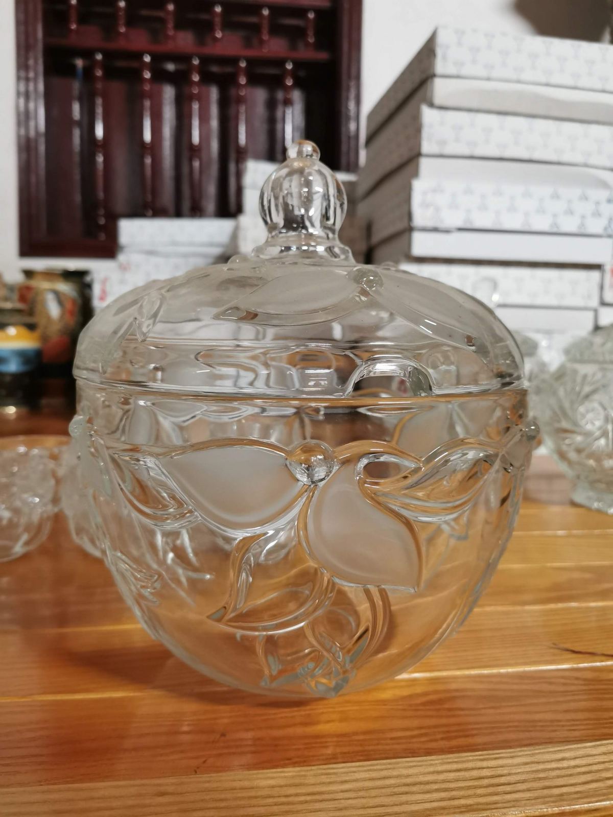 Bộ âu và chén pha lê – ảnh 7