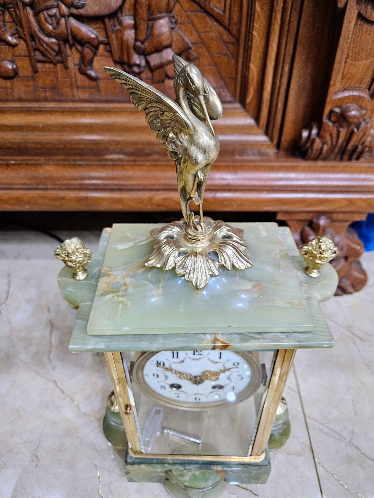 Một chiếc đồng hồ để bàn rất độc đáo – ảnh 2