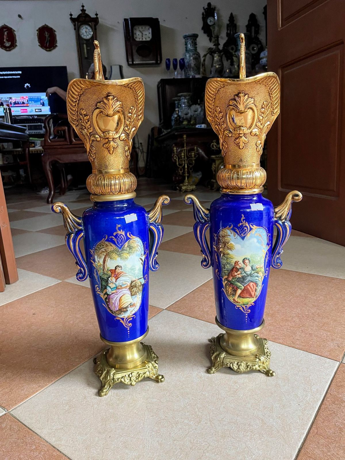 Cặp bình sứ Bỉ – ảnh 2