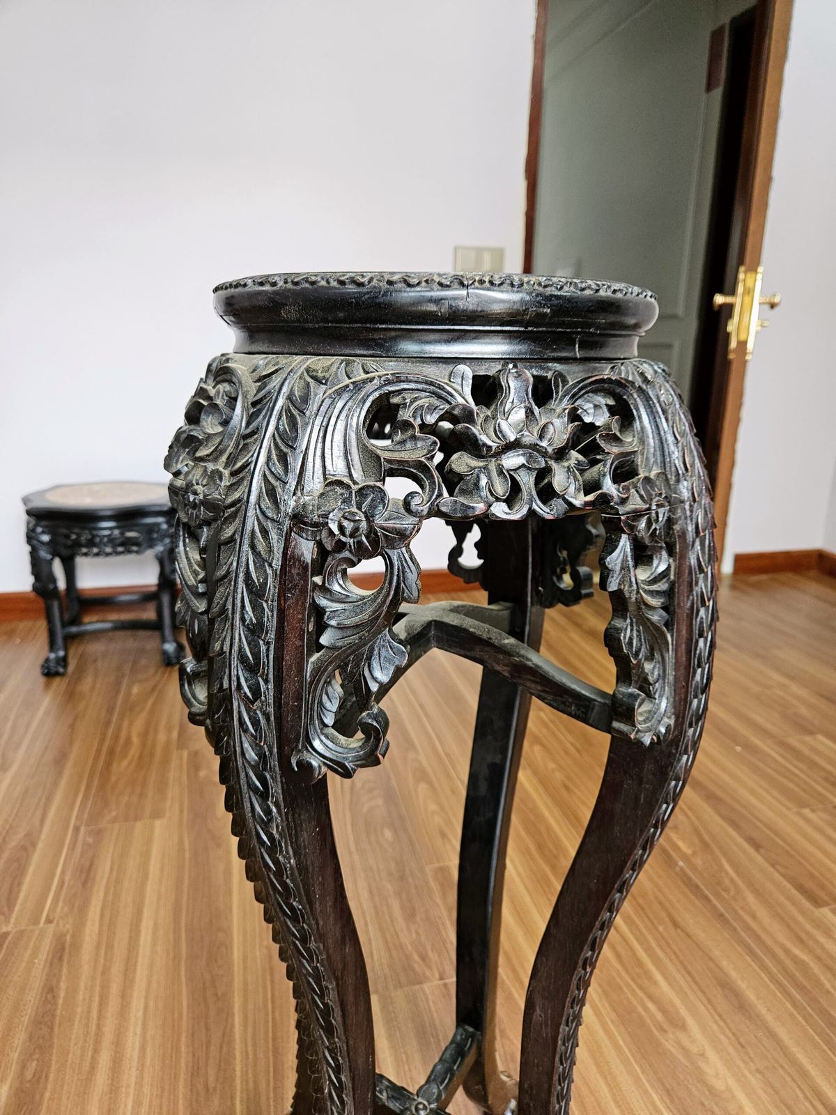 Một chiếc đôn gỗ rất đẹp, cao 91cm – ảnh 2