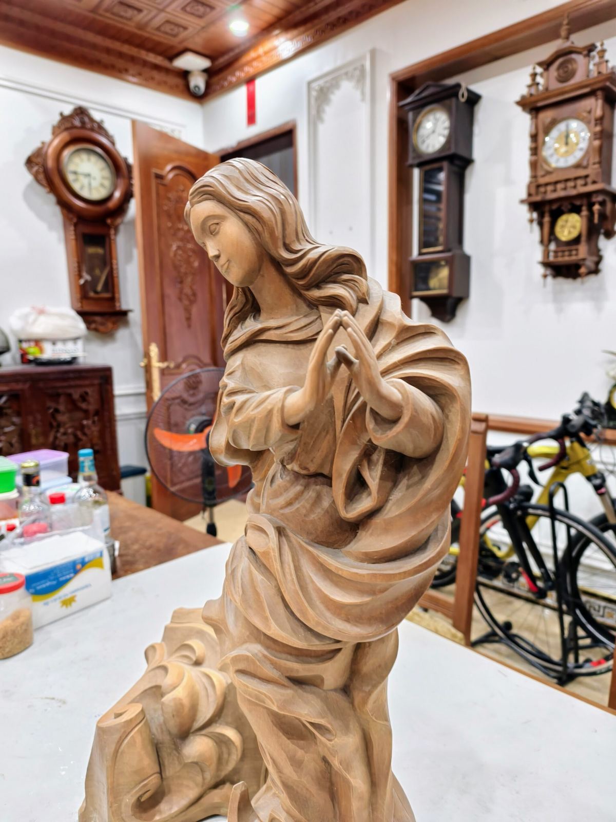 Tượng gỗ cô gái – ảnh 2