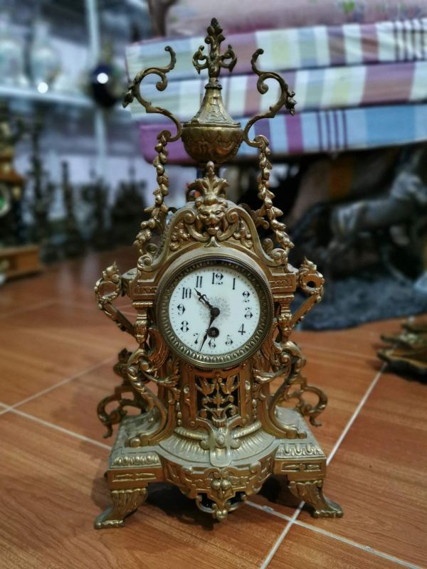 Đồng hồ để bàn nhỏ – ảnh 1