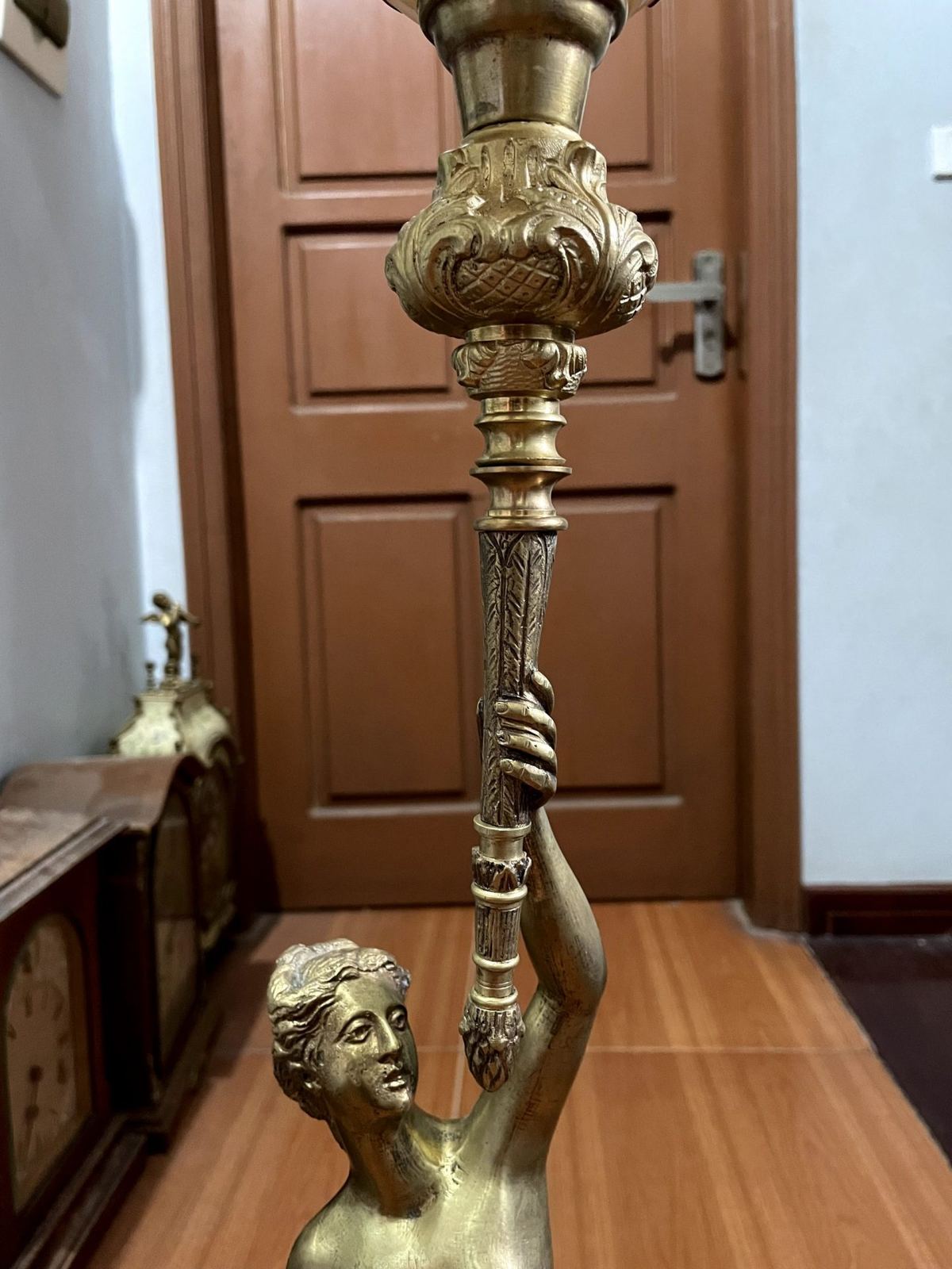 Đèn dầu tượng Pháp – ảnh 4