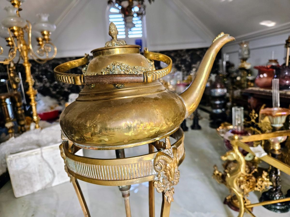 Ấm đồng và bếp ga nhỏ – ảnh 2
