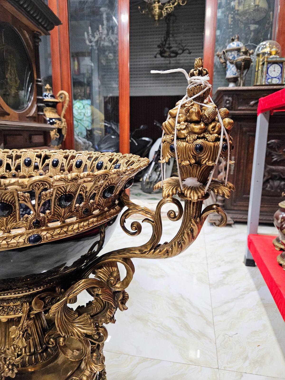 Ang sứ Bỉ – ảnh 3