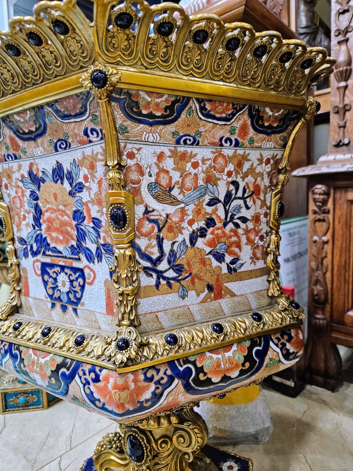 Bình sứ Bỉ – ảnh 2