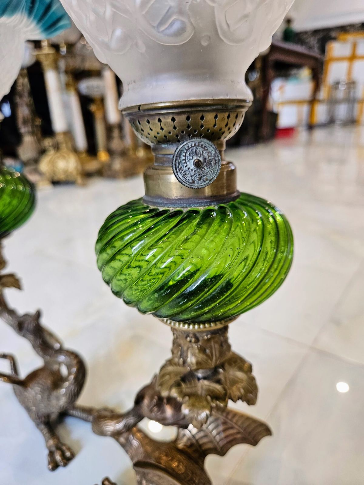 Cặp đèn dầu tượng 2 chú rồng châu âu bằng đồng rất đẹp – ảnh 4