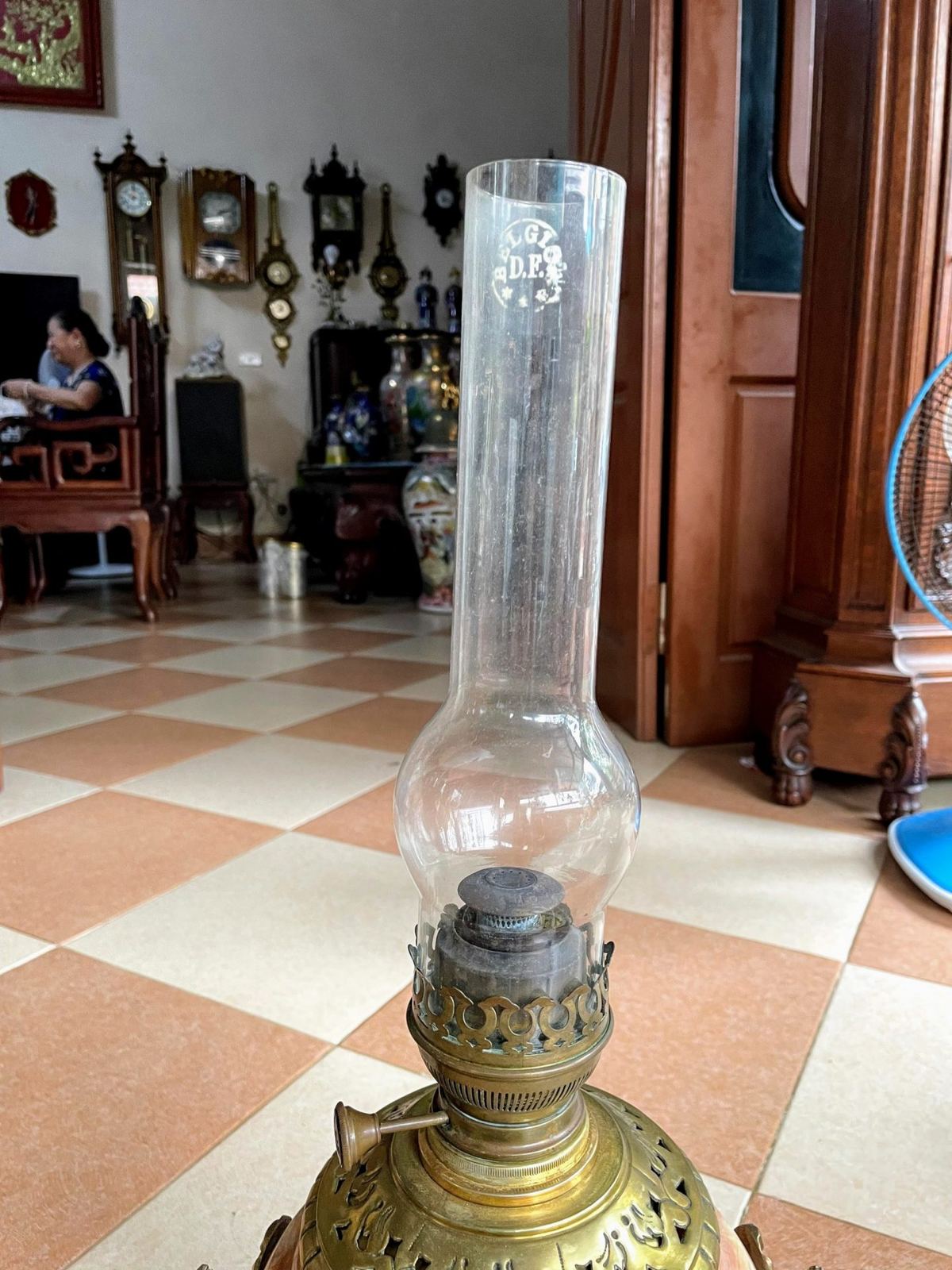 Đèn dầu bầu đá, cao 65cm – ảnh 4