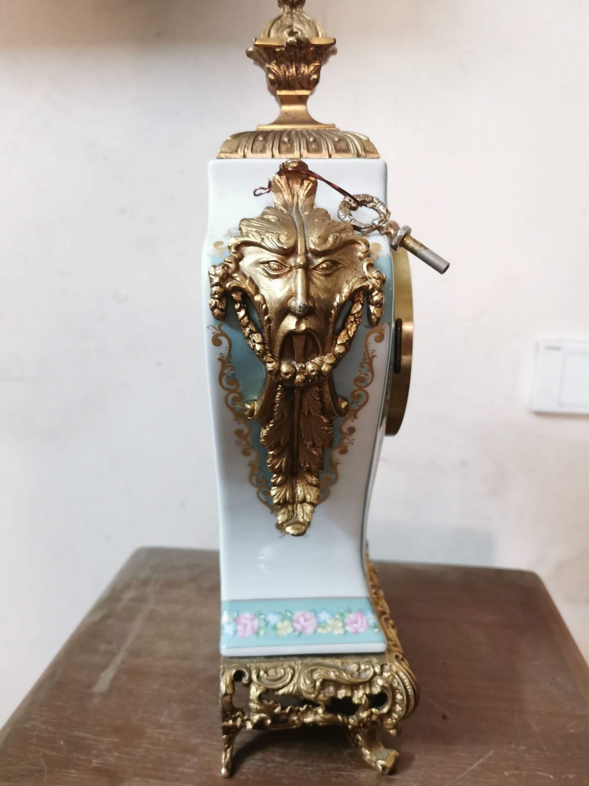 Đồng hồ để bàn sứ – ảnh 2
