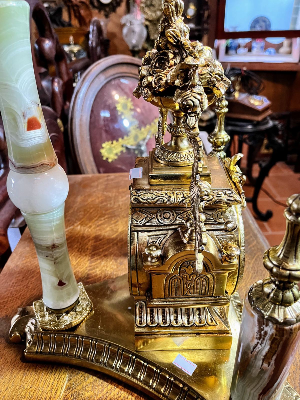 Đồng hồ và đèn – ảnh 3