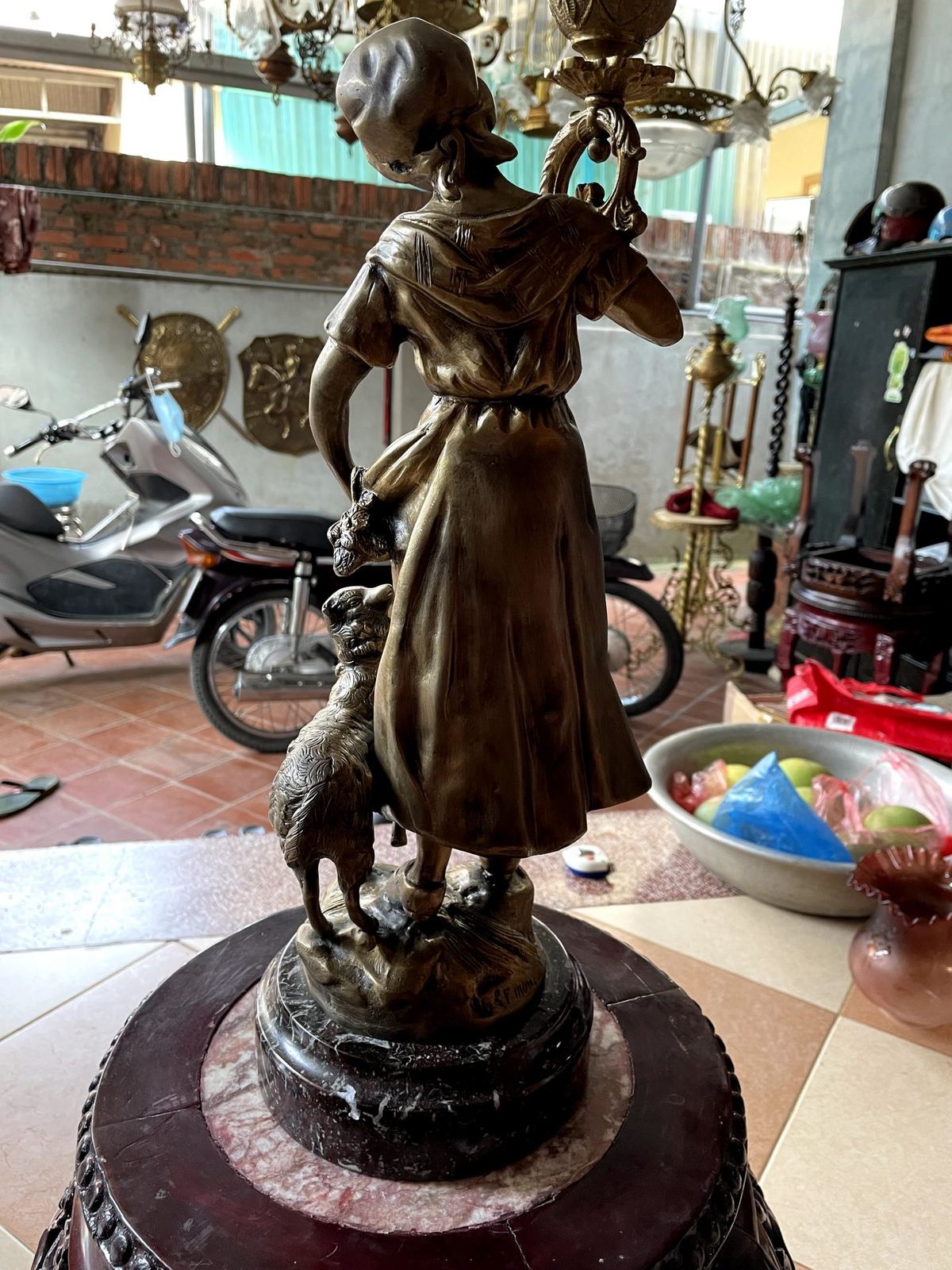 Đèn tượng cô gái chăn cừu – ảnh 7