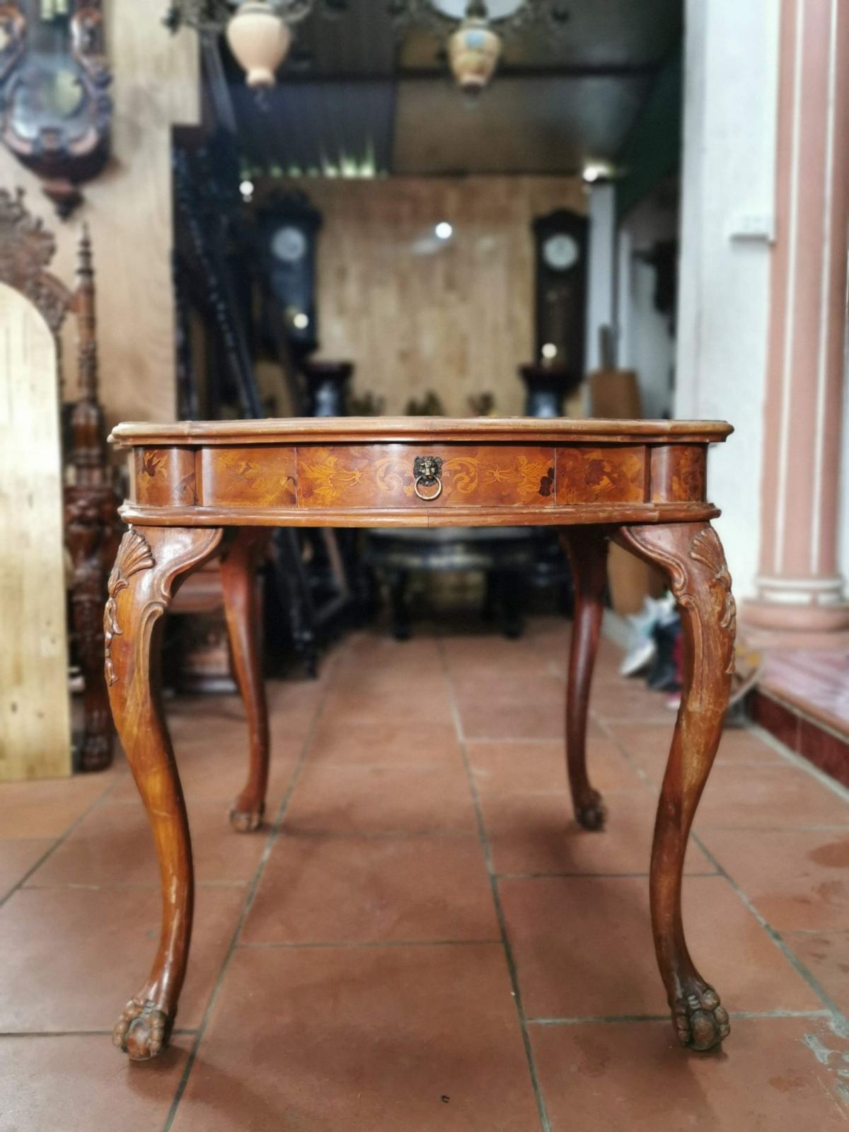 Bàn gỗ Louis – ảnh 1