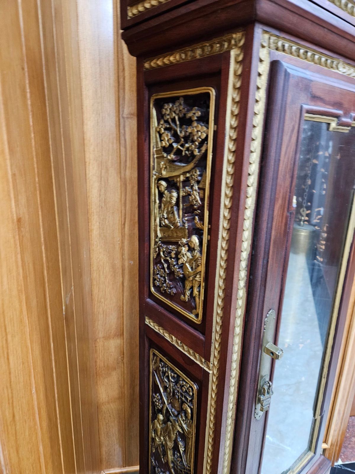 Đồng hồ tủ với phần thân bằng gỗ thịt Nhật Bản – ảnh 9