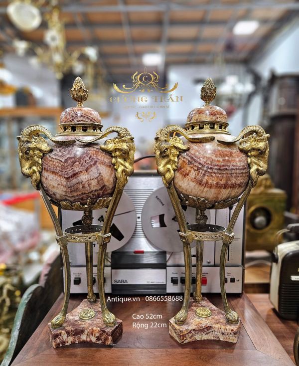 Cặp cúp đá – ảnh 1