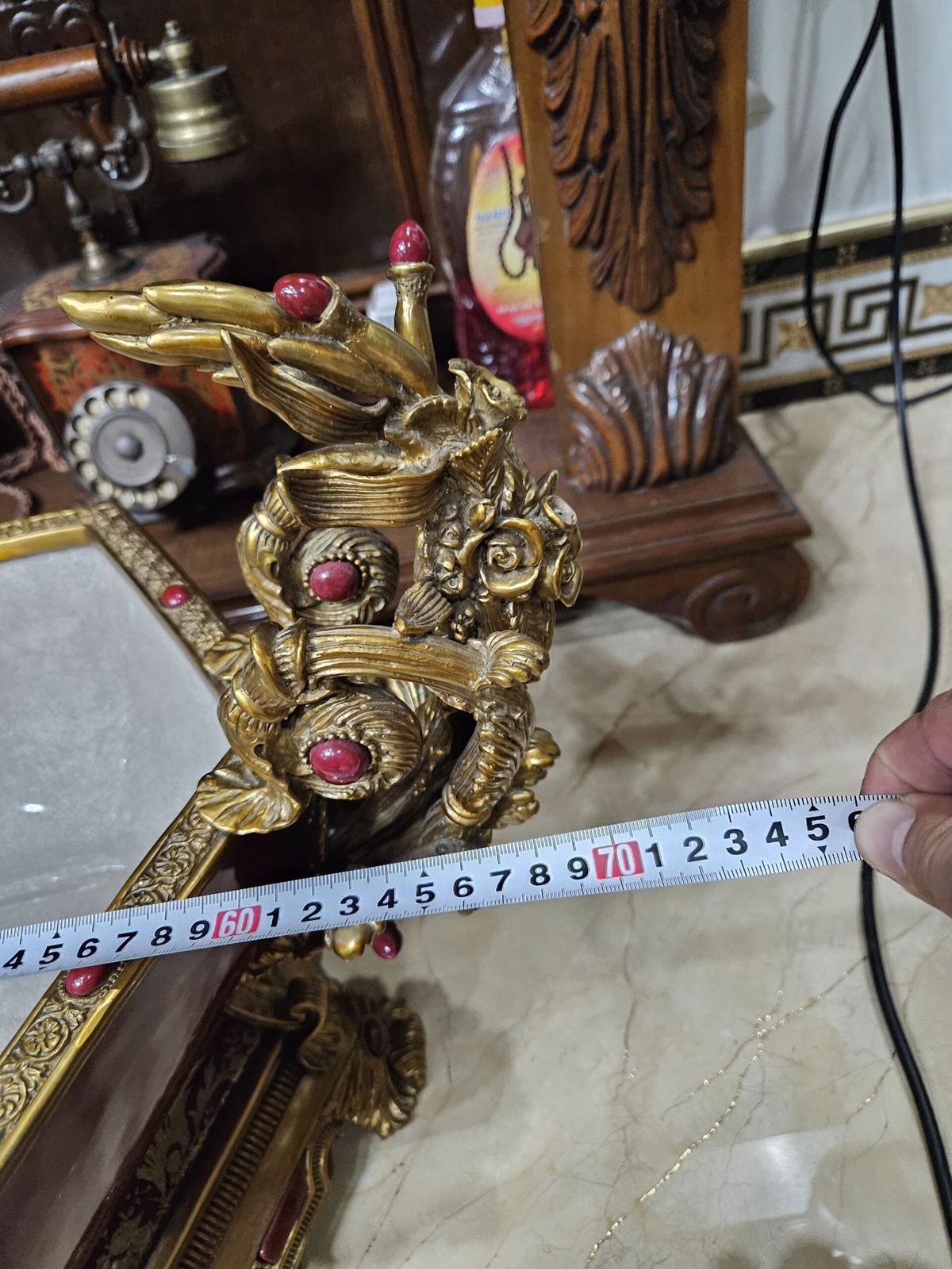 Một chiếc ang sứ Bỉ – ảnh 6