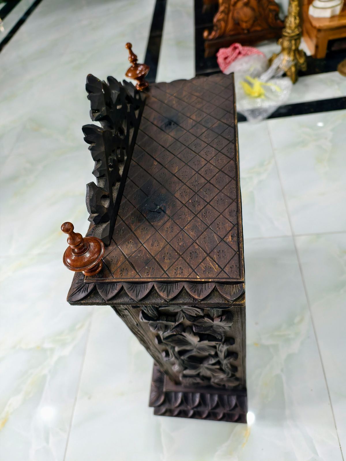Chiếc tủ gỗ – ảnh 5