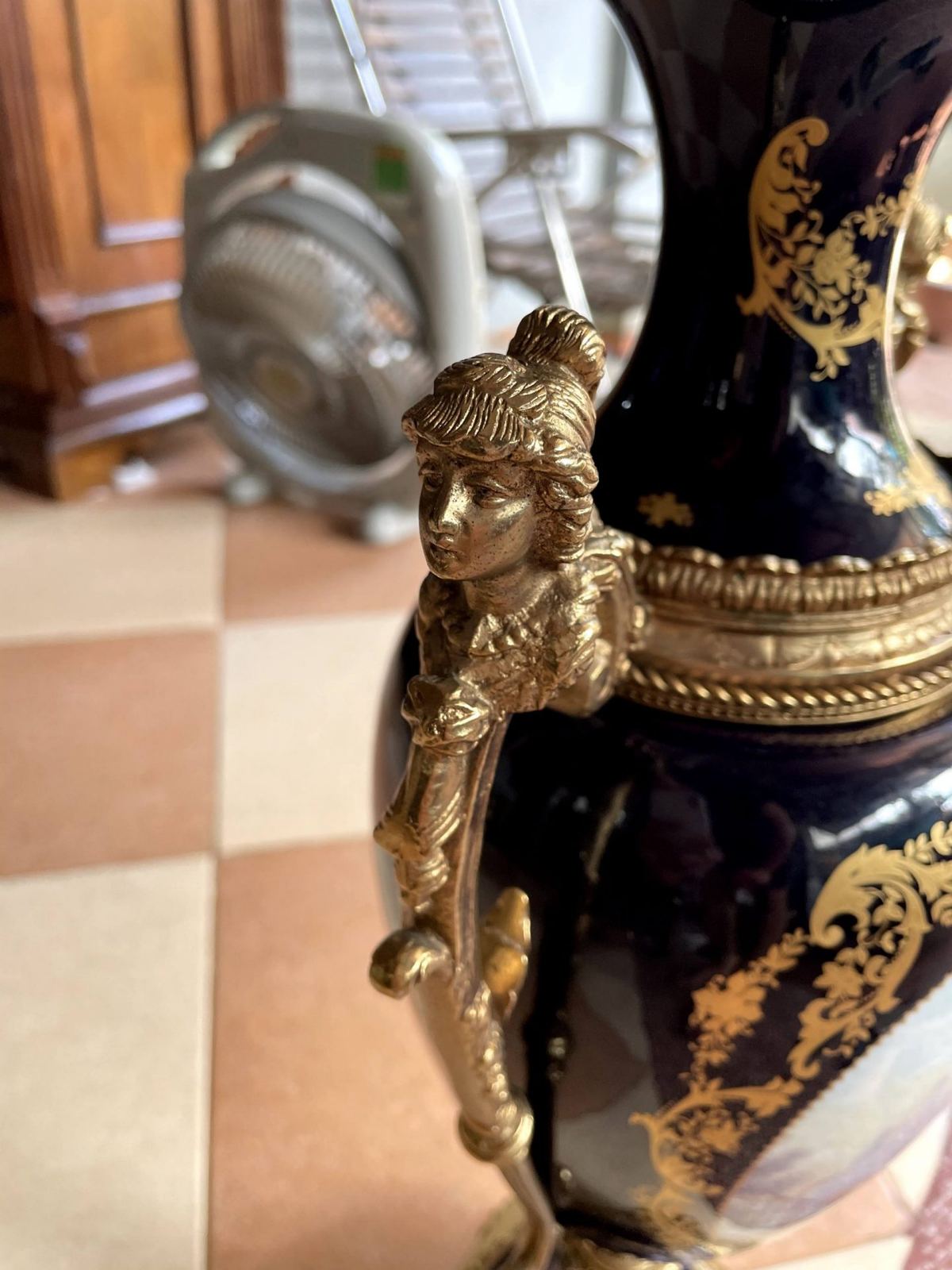 Chiếc cúp sứ Pháp – ảnh 2