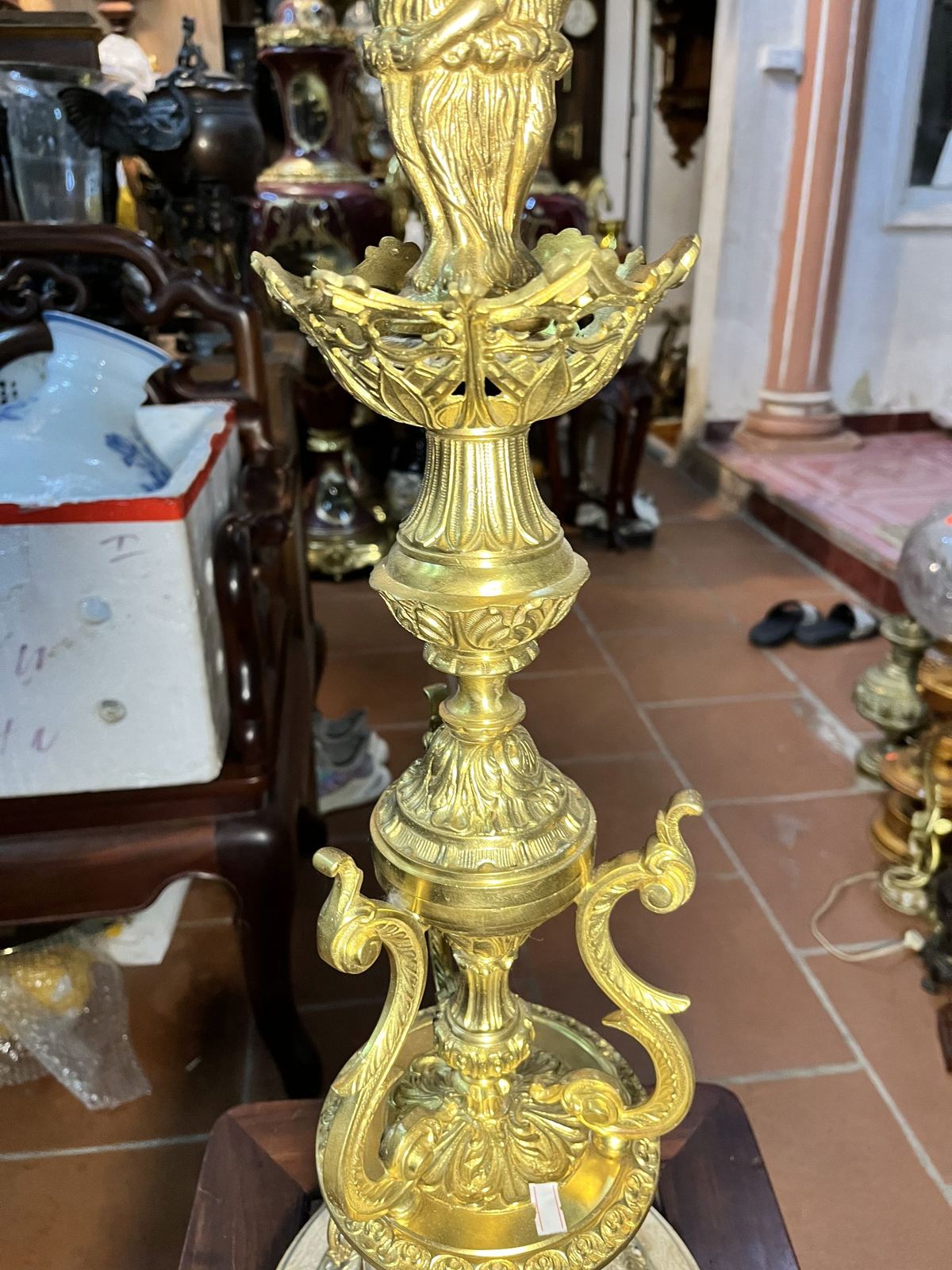 Một chiếc đèn điện độc đáo – ảnh 6