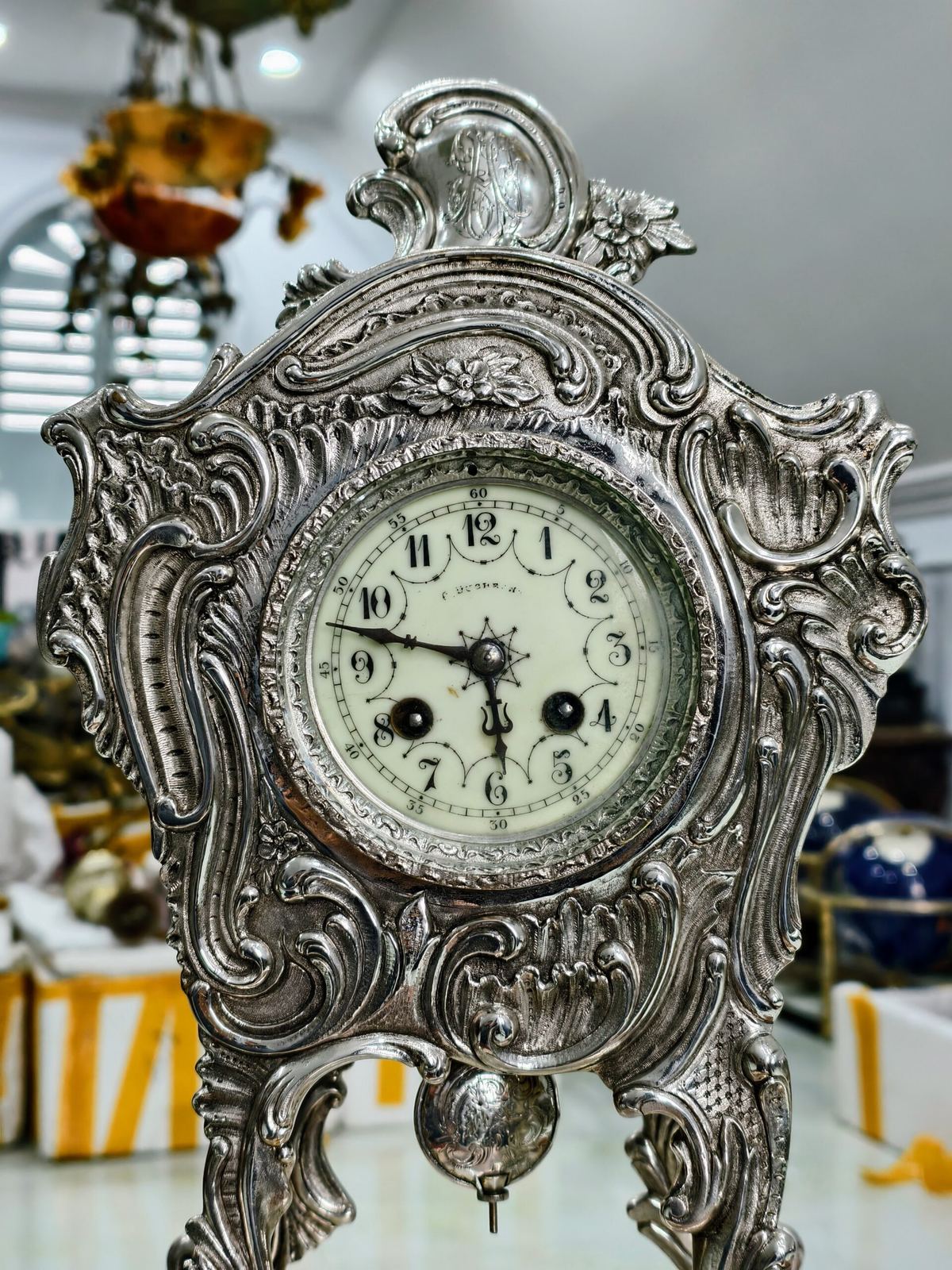 Một chiếc đồng hồ để bàn độc đáo – ảnh 5