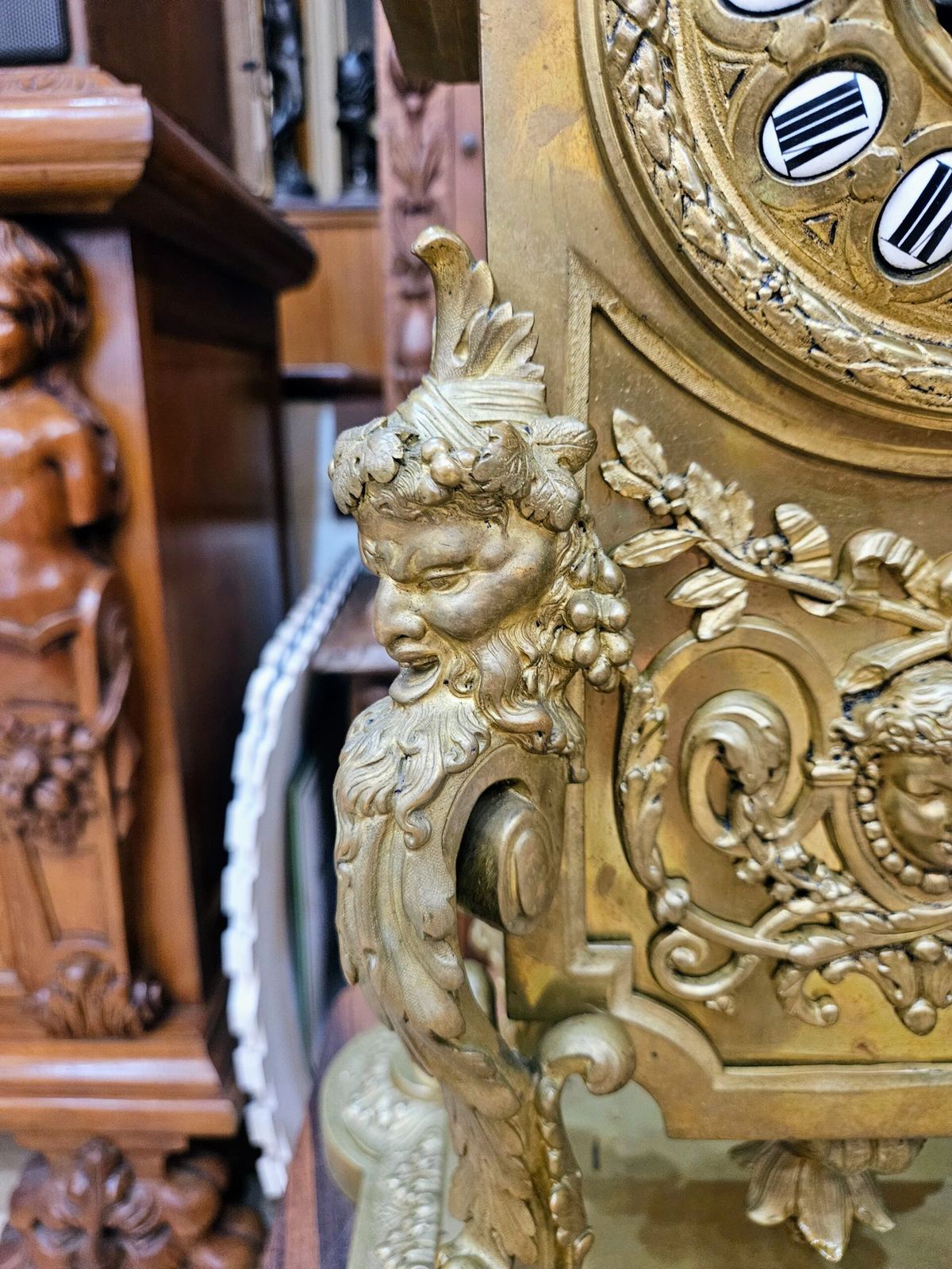 Một chiếc đồng hồ để bàn đến từ nước Pháp – ảnh 6