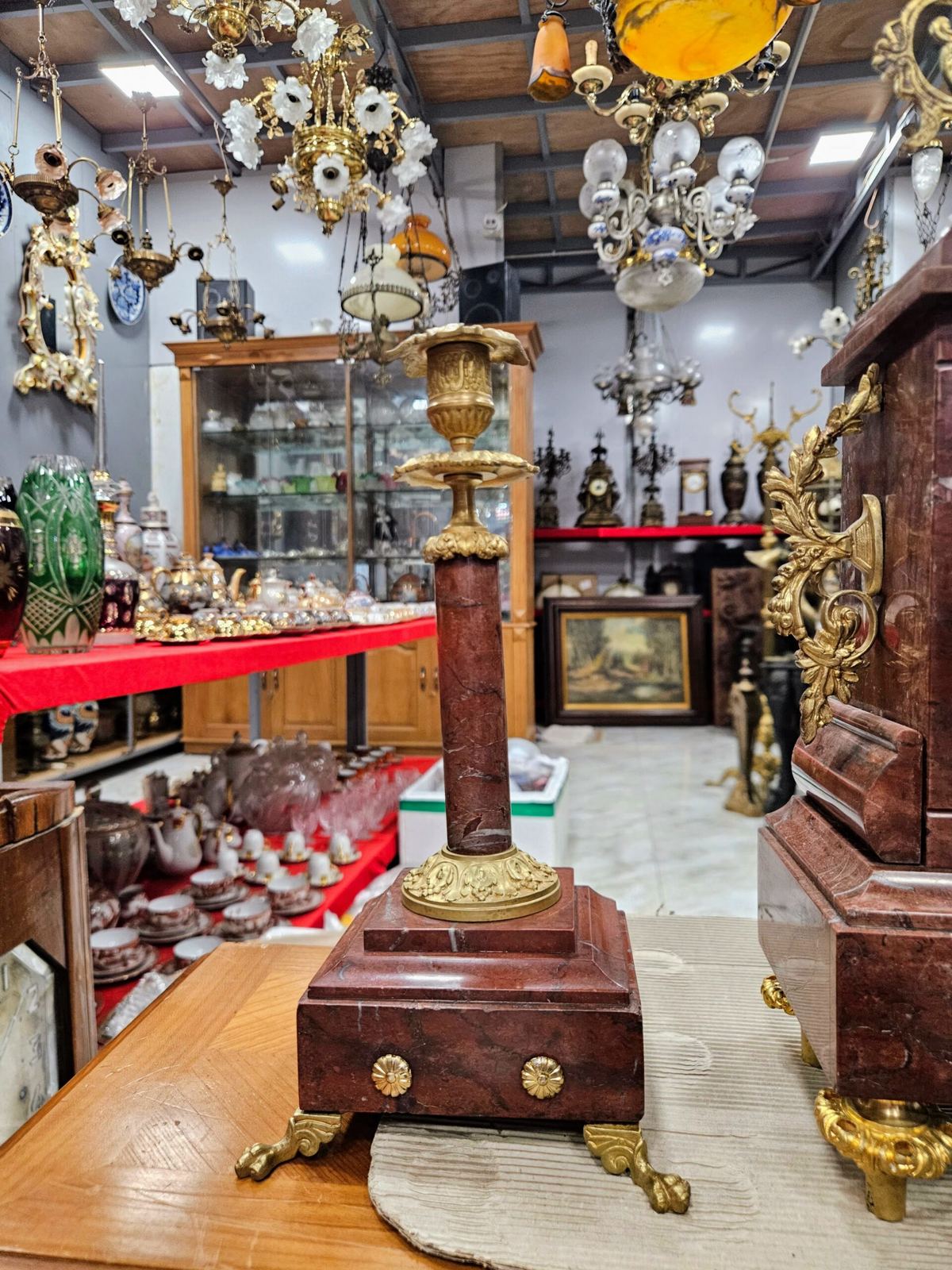 Bộ đồng hồ chân nến đá đỏ Pháp – ảnh 6