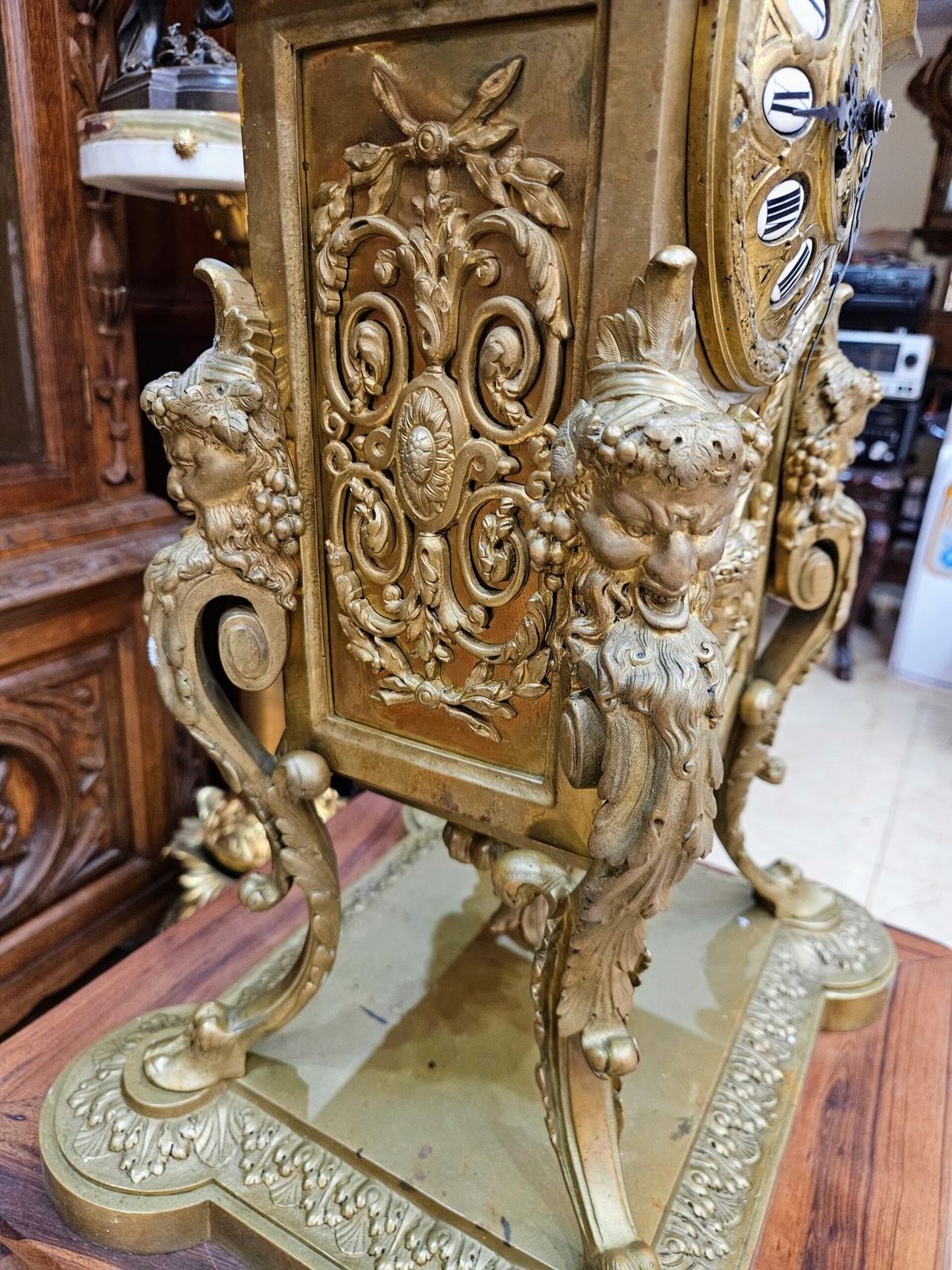Một chiếc đồng hồ để bàn đến từ nước Pháp – ảnh 5