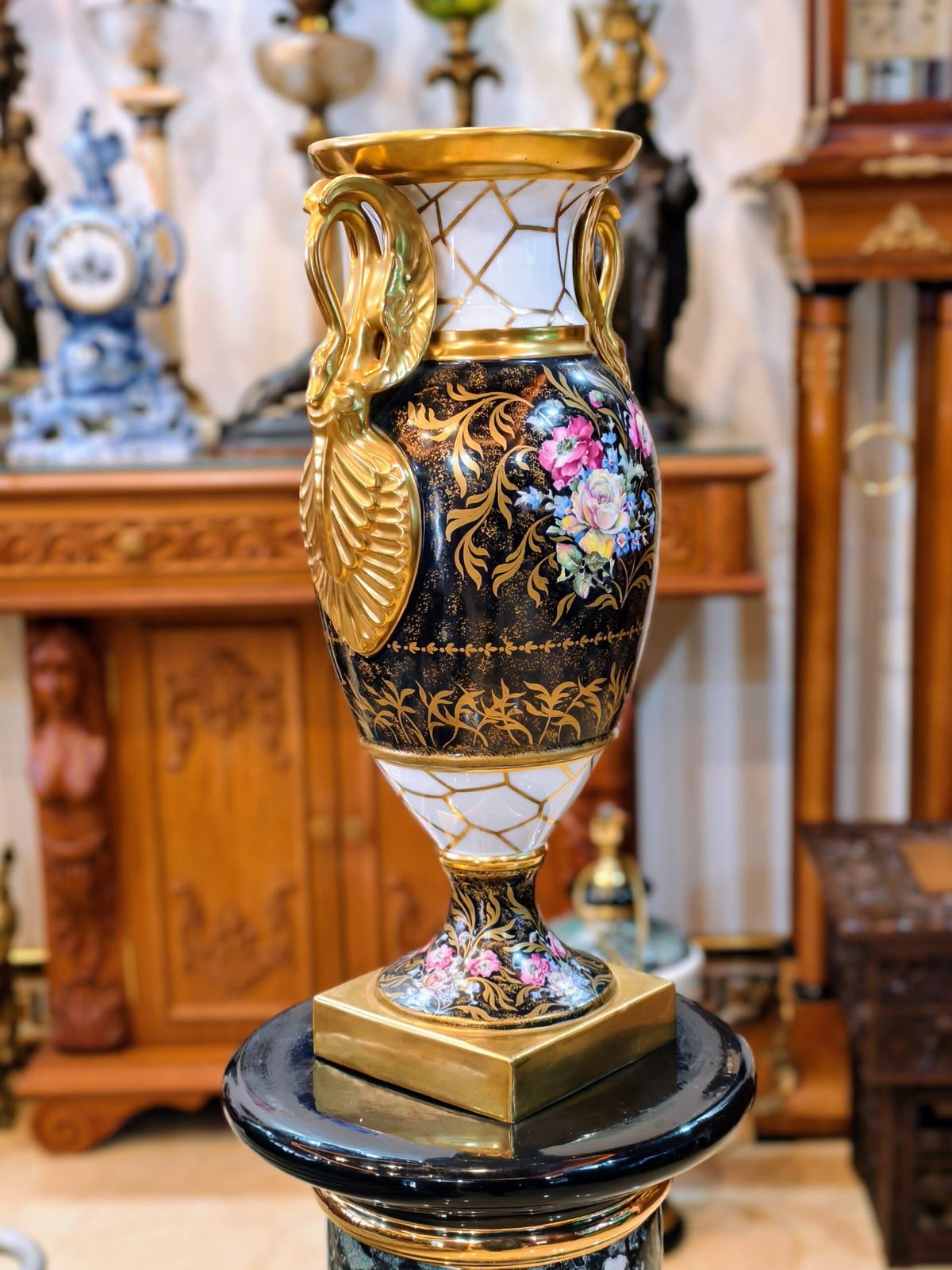 Chiếc bình sứ – ảnh 3