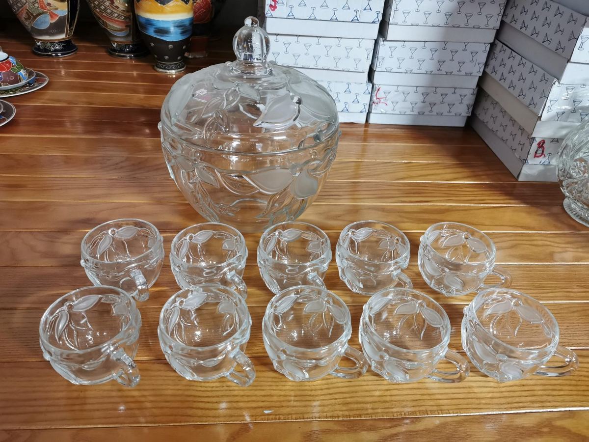 Bộ âu và chén pha lê – ảnh 2
