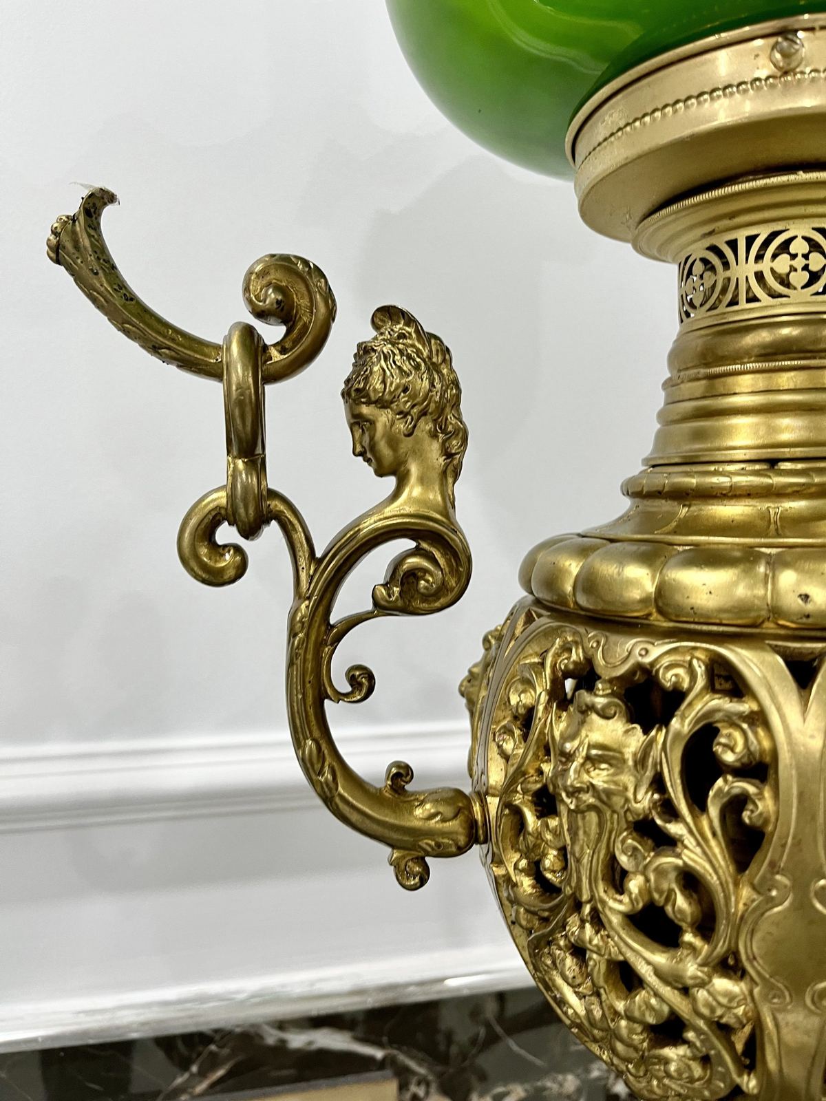 Một chiếc đèn dầu cây xuất sắc – ảnh 4