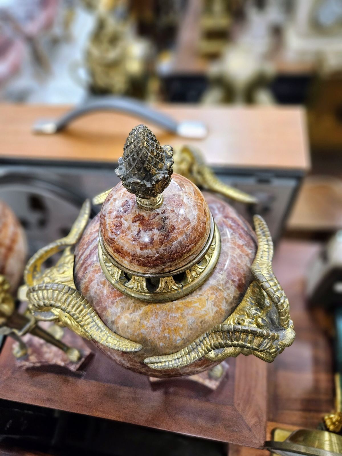 Cặp cúp đá – ảnh 3