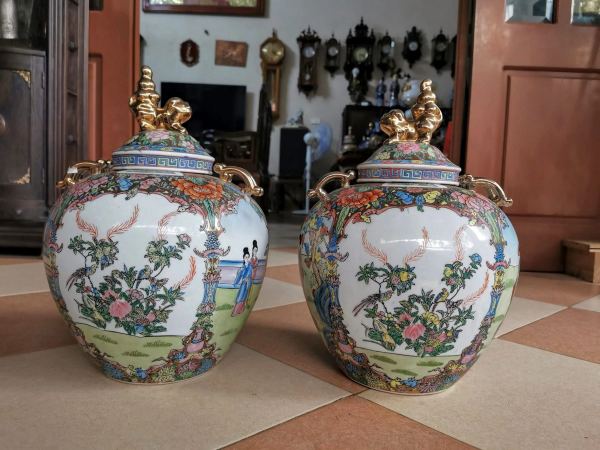 Cặp bình sứ tàu xưa – ảnh 1