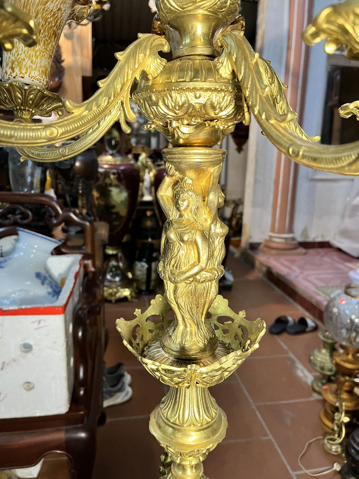 Một chiếc đèn điện độc đáo – ảnh 5