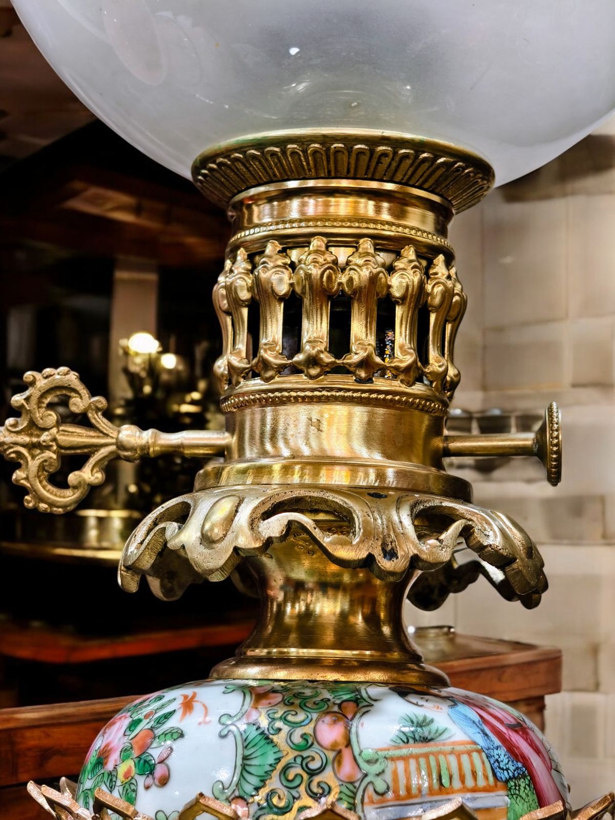 Cặp đèn dầu sứ – ảnh 6