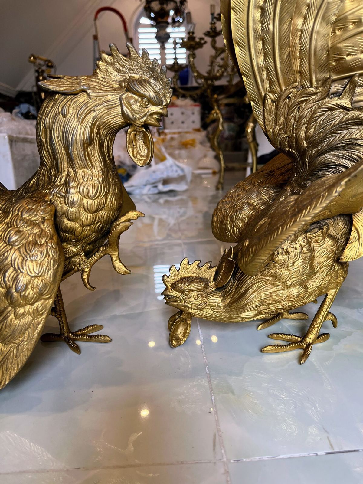 Cặp gà bằng đồng – ảnh 2