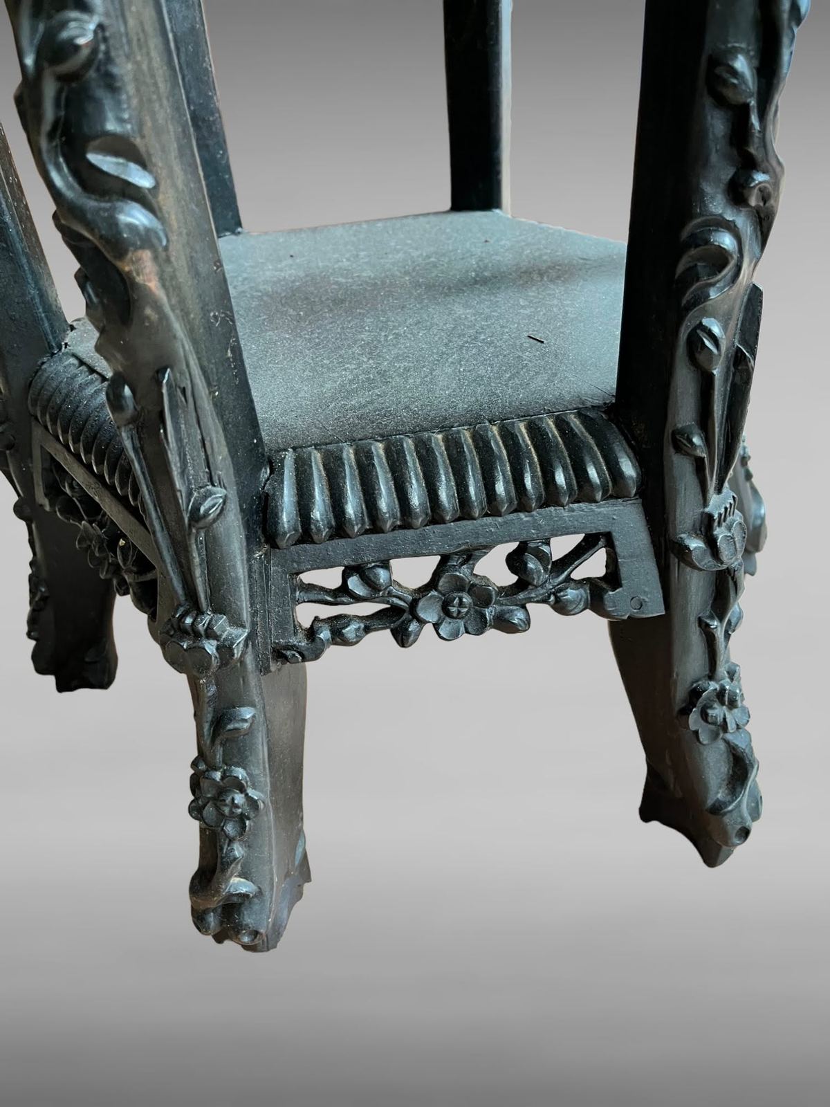 Chiếc đôn gỗ lục giác cổ Pháp – ảnh 3