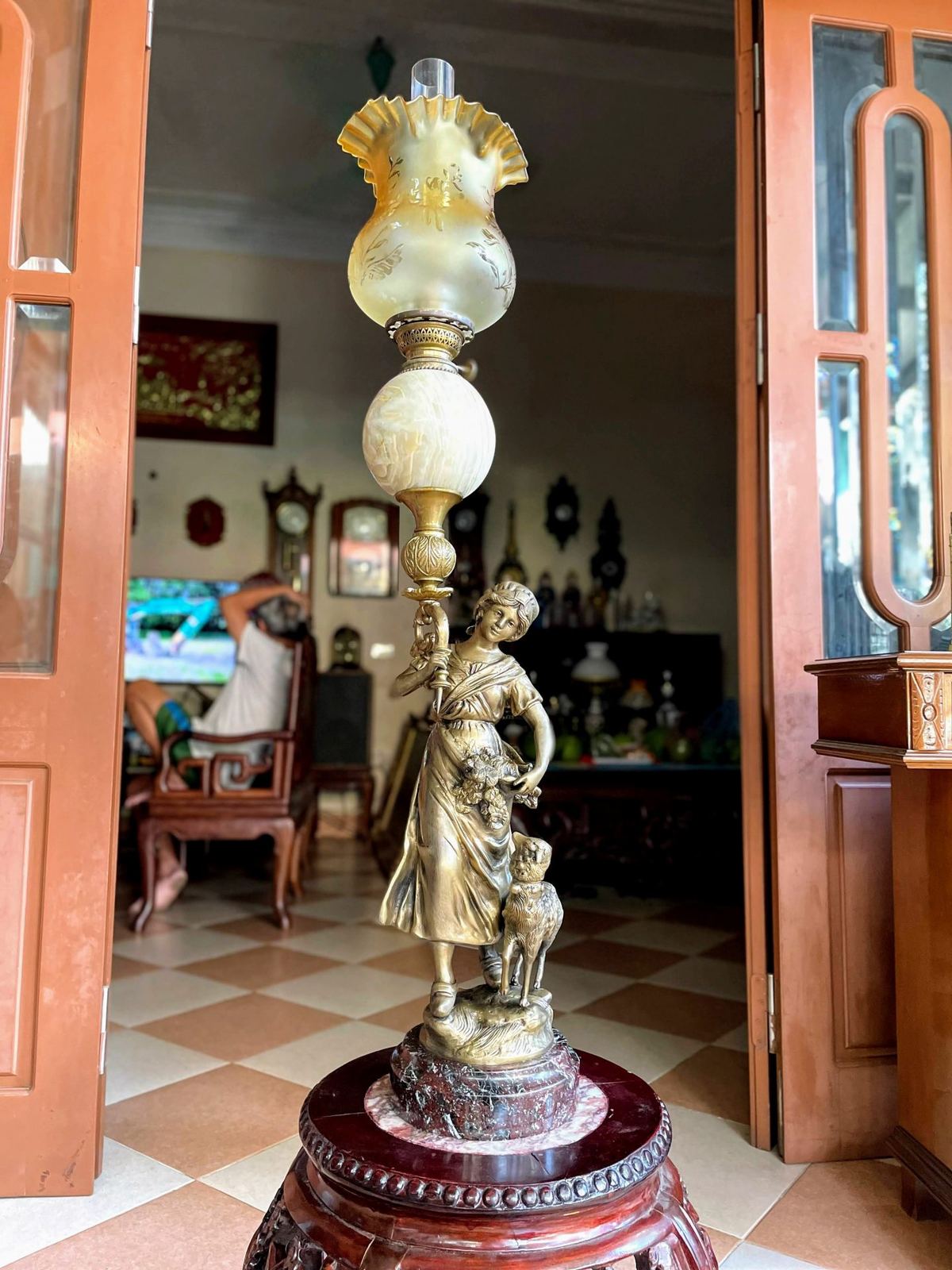 Đèn tượng cô gái chăn cừu – ảnh 2