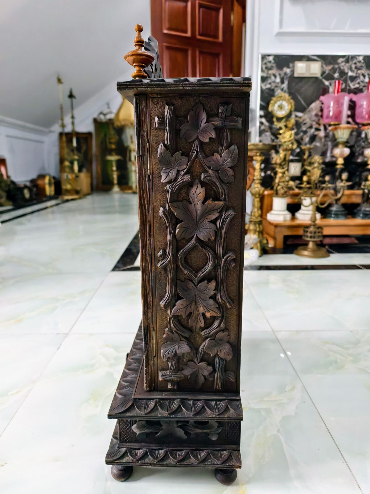 Chiếc tủ gỗ – ảnh 4