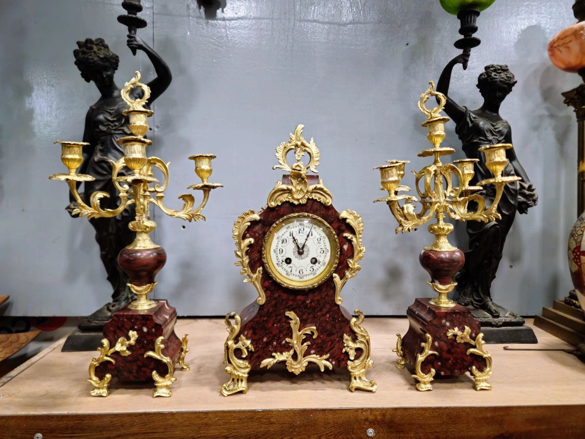 Bộ đồng hồ đá đỏ – ảnh 2