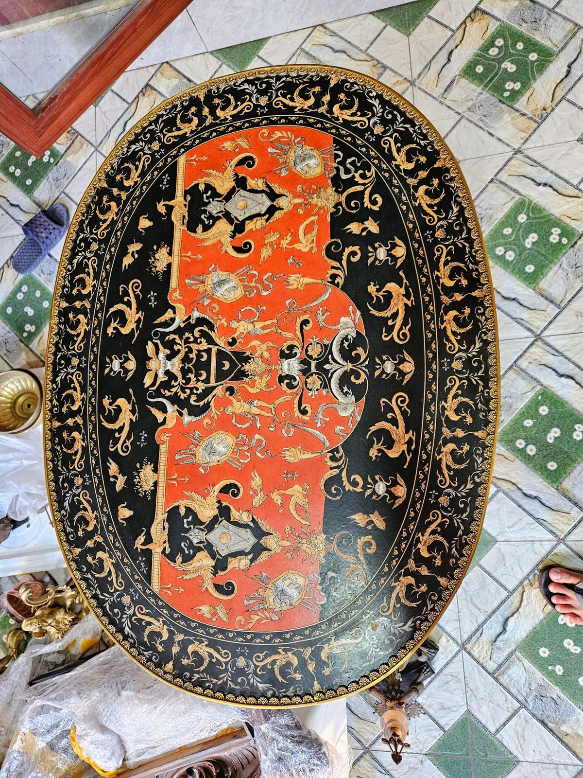 Chiếc bàn đồng – ảnh 5
