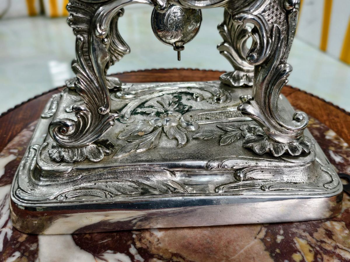 Một chiếc đồng hồ để bàn độc đáo – ảnh 9