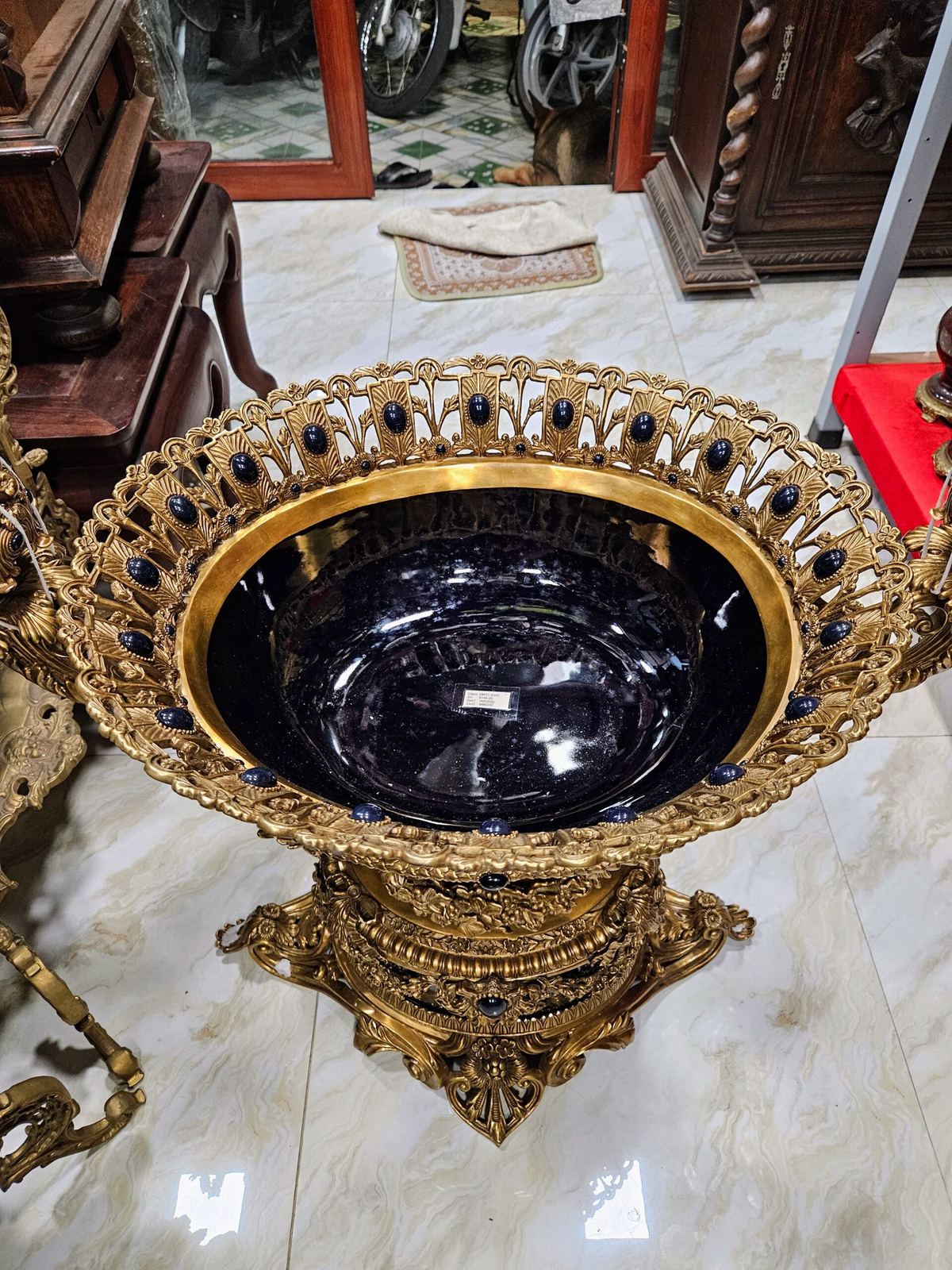 Ang sứ Bỉ – ảnh 4