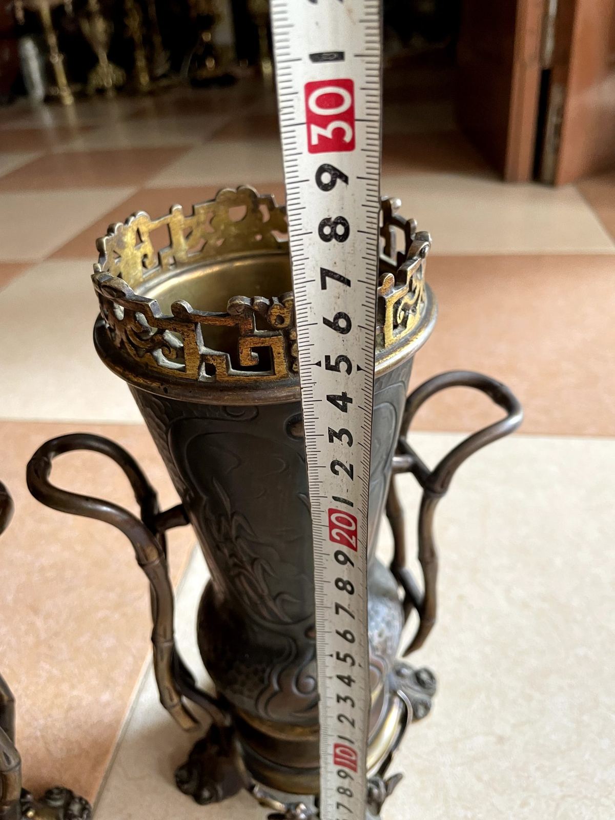 Cặp bình đồng Nhật Bản, cao 27cm – ảnh 6