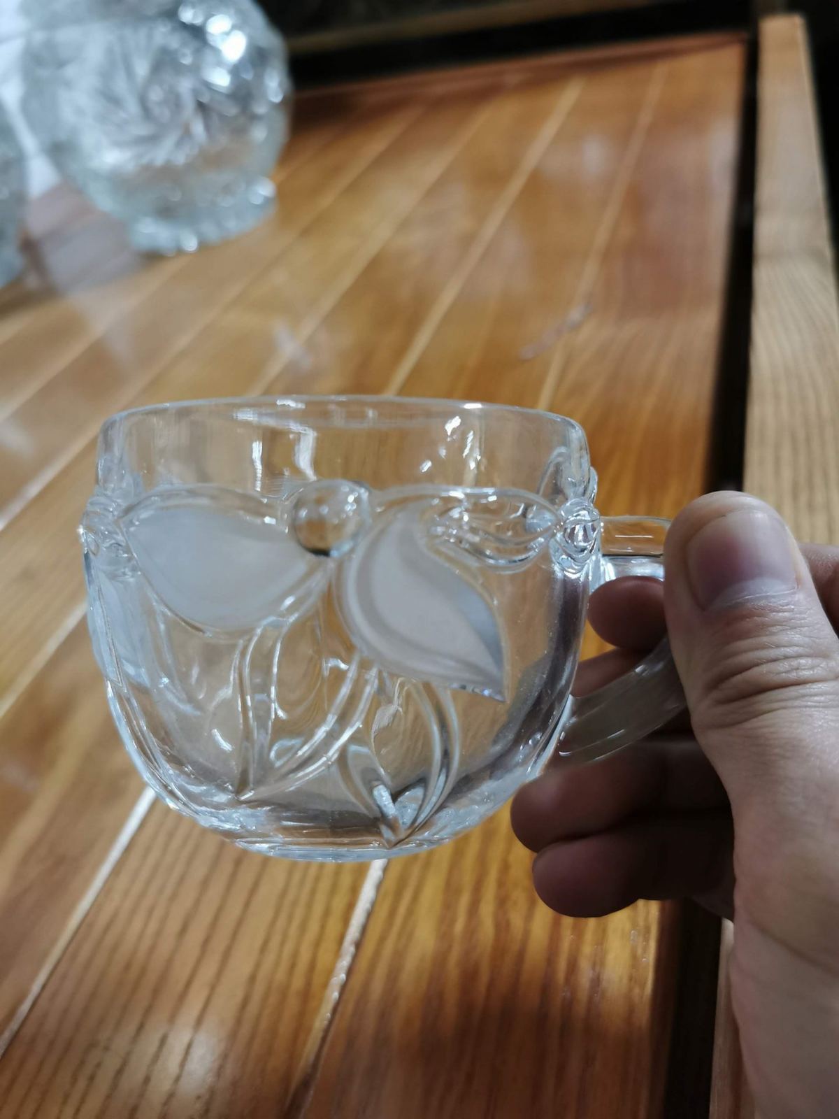 Bộ âu và chén pha lê – ảnh 5
