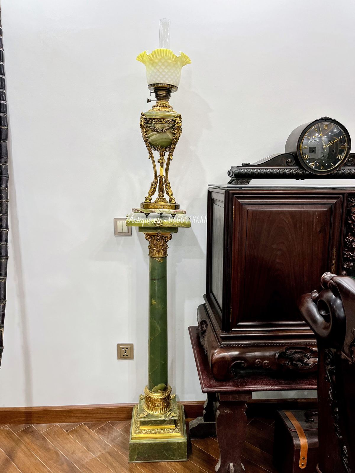 Một chiếc đèn dầu Pháp – ảnh 1